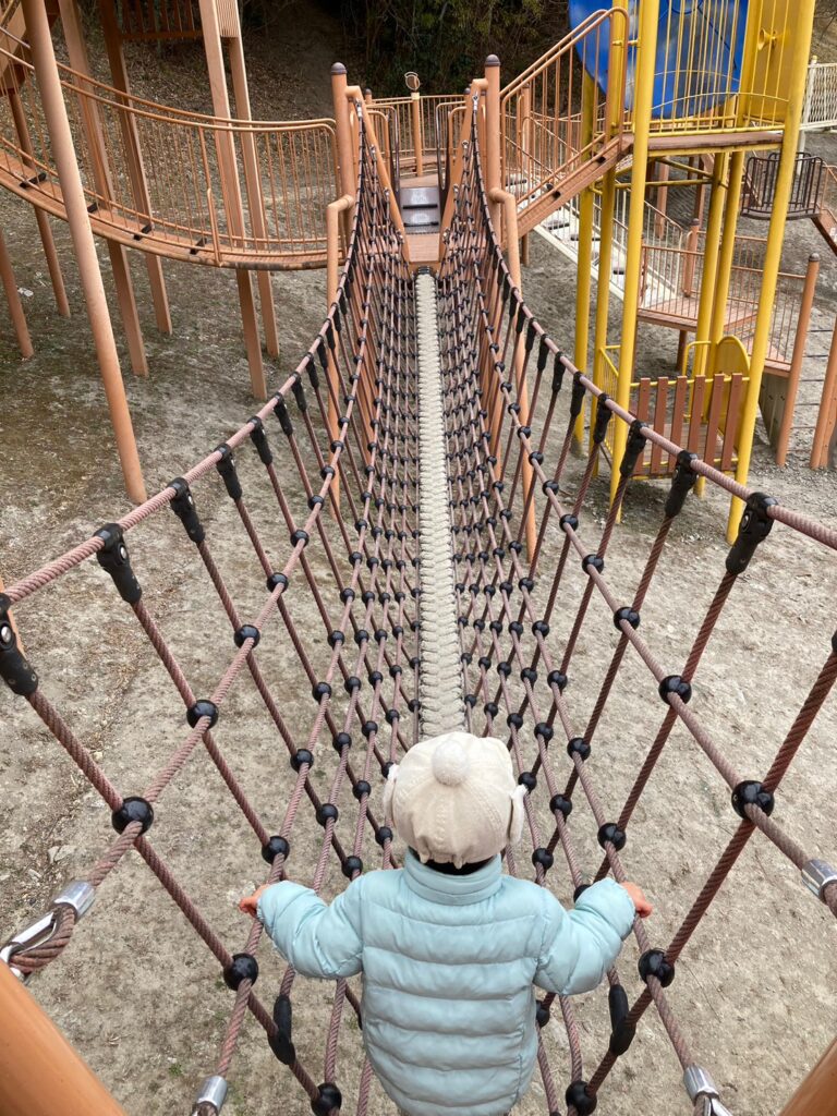 大型遊具の吊り橋